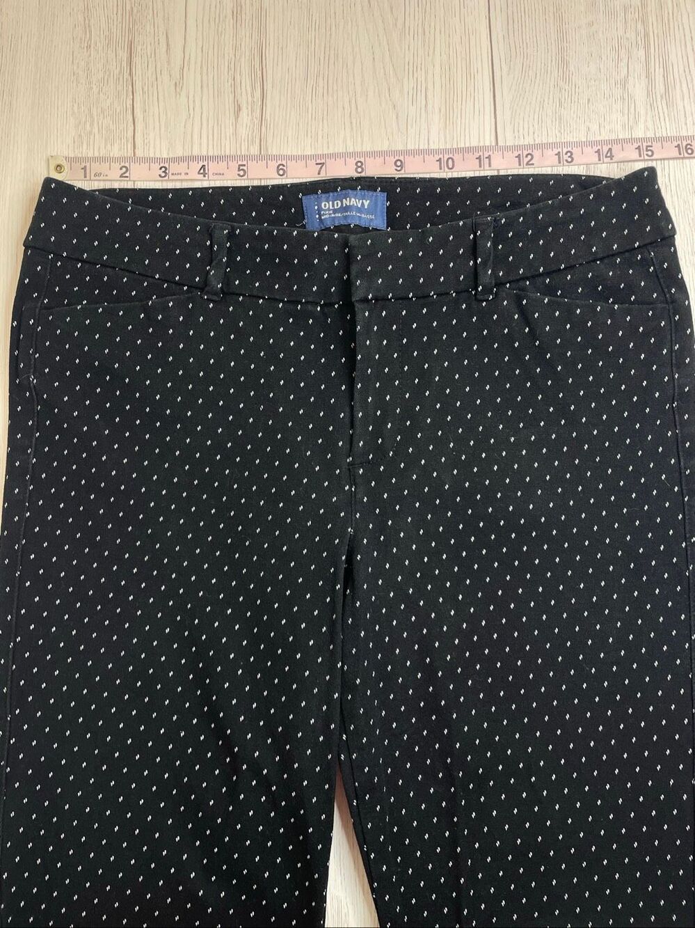 Old Navy Pixie Mid Rise Ankle Pants Black with White Dots Size 8 - Picture 5 of 9